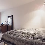 Hostnfly Apartments - Splendid Bright Apt With Balcony To Convention