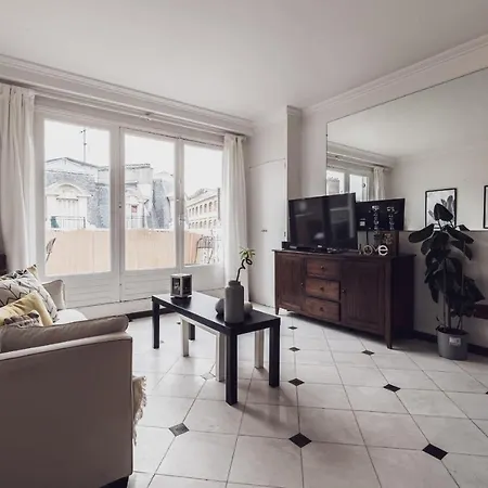 Hostnfly - Splendid Bright Apt With Balcony To Convention Apartment